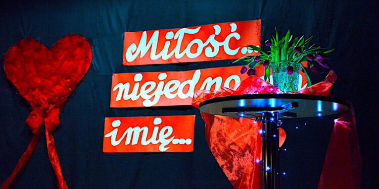 Obok wolności i szczęścia… jest miłość [VIDEO]