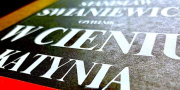 Droga spod złowieszczego lasku