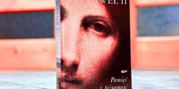 Podmuch przeszłości i światło nadziei