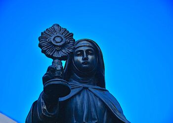 Zbaw nas i ochraniaj Boże