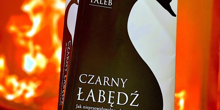 Historia i społeczeństwa nie pełzają