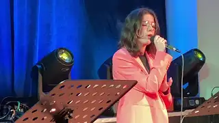 „Jest tam ktokolwiek? Potrzebuję kogoś!” [VIDEO]