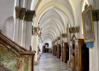 Układać się ze światem czy układać świat