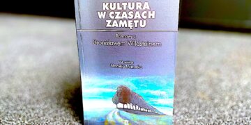 Nuda permanentnego quasikarnawału