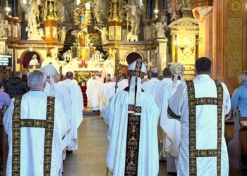 Biskup Marek Mendyk Jezus Chrystus niech będzie dla nas