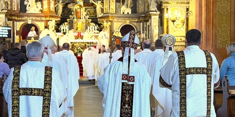 Biskup Marek Mendyk Jezus Chrystus niech będzie dla nas